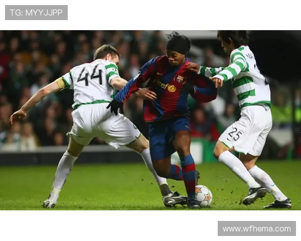 足球明星的独特招牌动作解析与精彩瞬间回顾